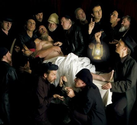 Spooky Men Stop Scratching It